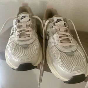 Nike V2K size 6 tan/cream/brown